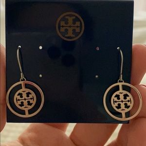 Tory Burch Deco logo drop earrings
